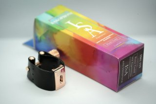 《エクスプレッションズシリーズ》ISA　リガチャー　Rose Gold[アルトサックス用]