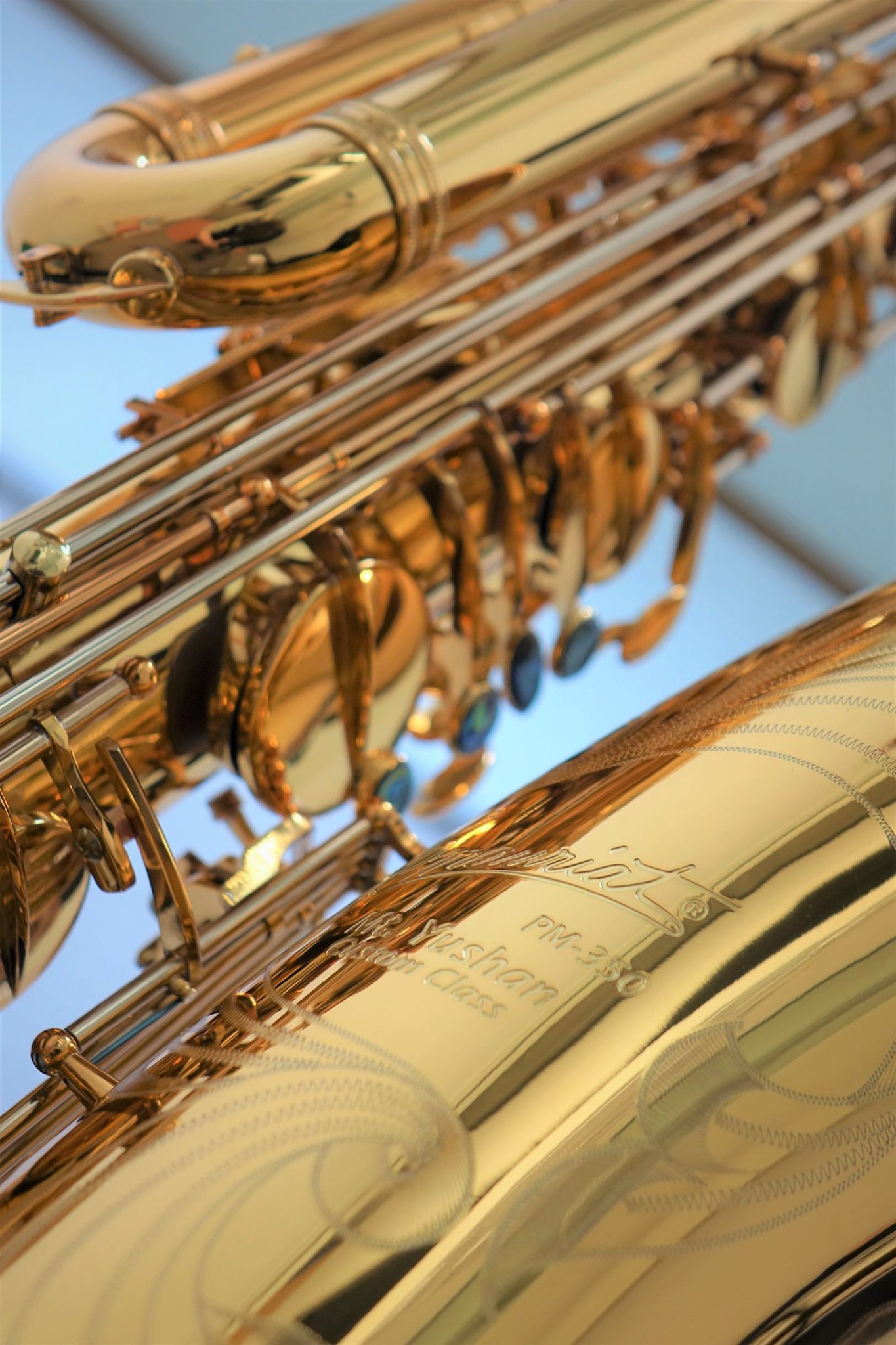 P モーリア バスサックス Pm 350 のご紹介 管楽器は東京の管楽器専門店ダクで