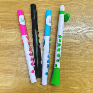 プラスチック製楽器
