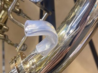 ホルン演奏中の小指の痛みを軽減できるアイテムのご紹介