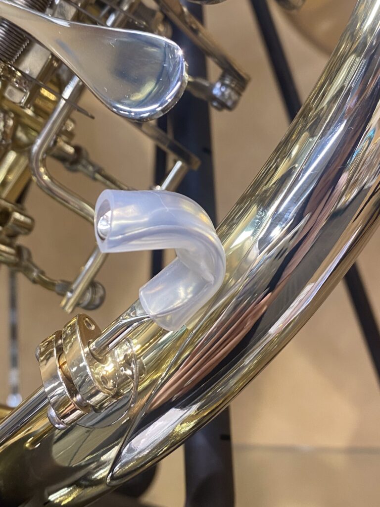 ホルン　小指