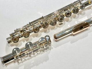パウエルのフルートございます